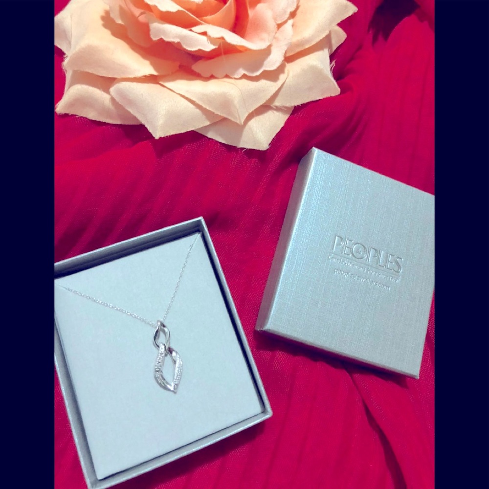 Peoples Jewelry Necklace